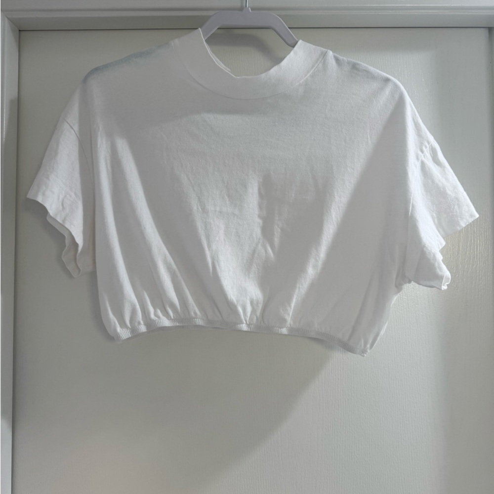 alo Yoga Cropped Short Sleeve Top